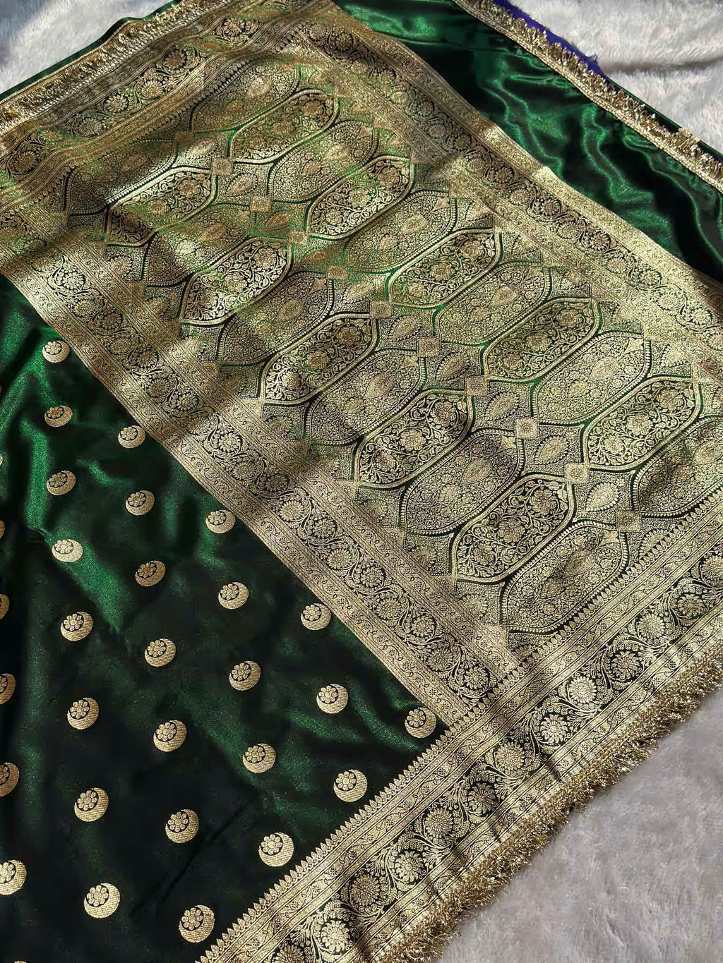 Chand Tara Green Banarasi Silk Saree - RV Couture 24