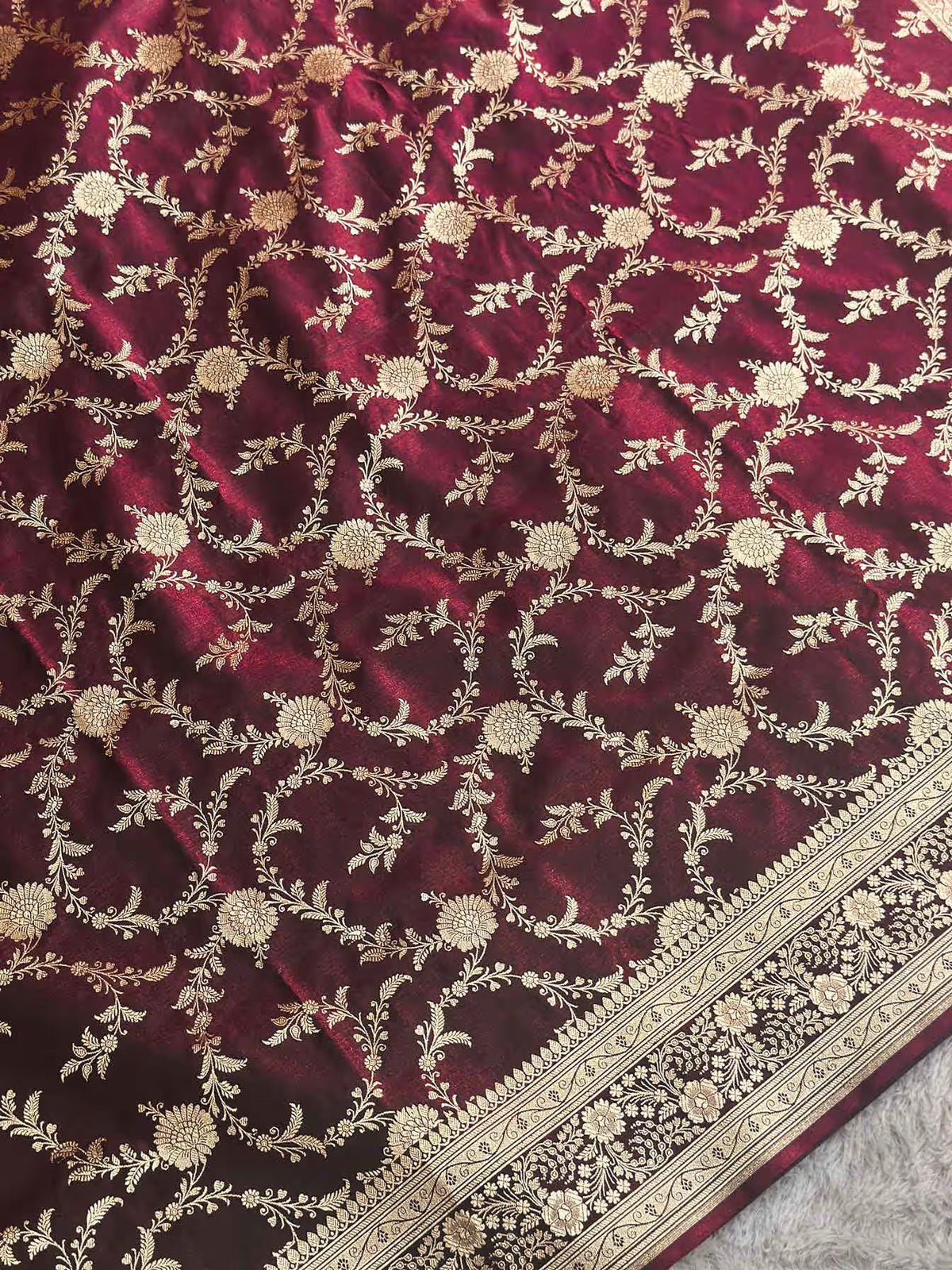 Paramparik Magenta Banarasi Silk Saree - RV Couture 24