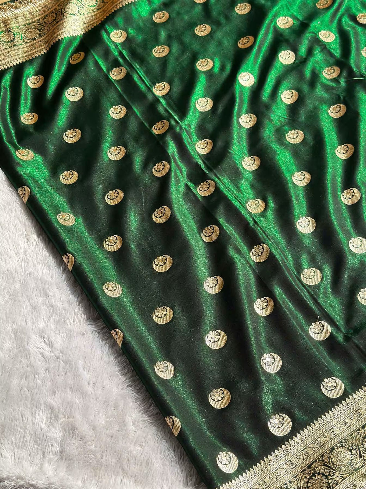 Chand Tara Green Banarasi Silk Saree - RV Couture 24