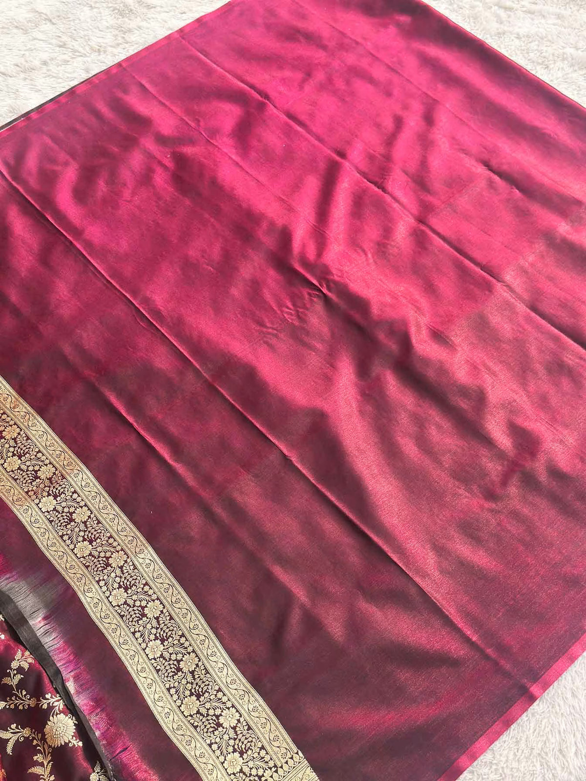 Paramparik Magenta Banarasi Silk Saree - RV Couture 24