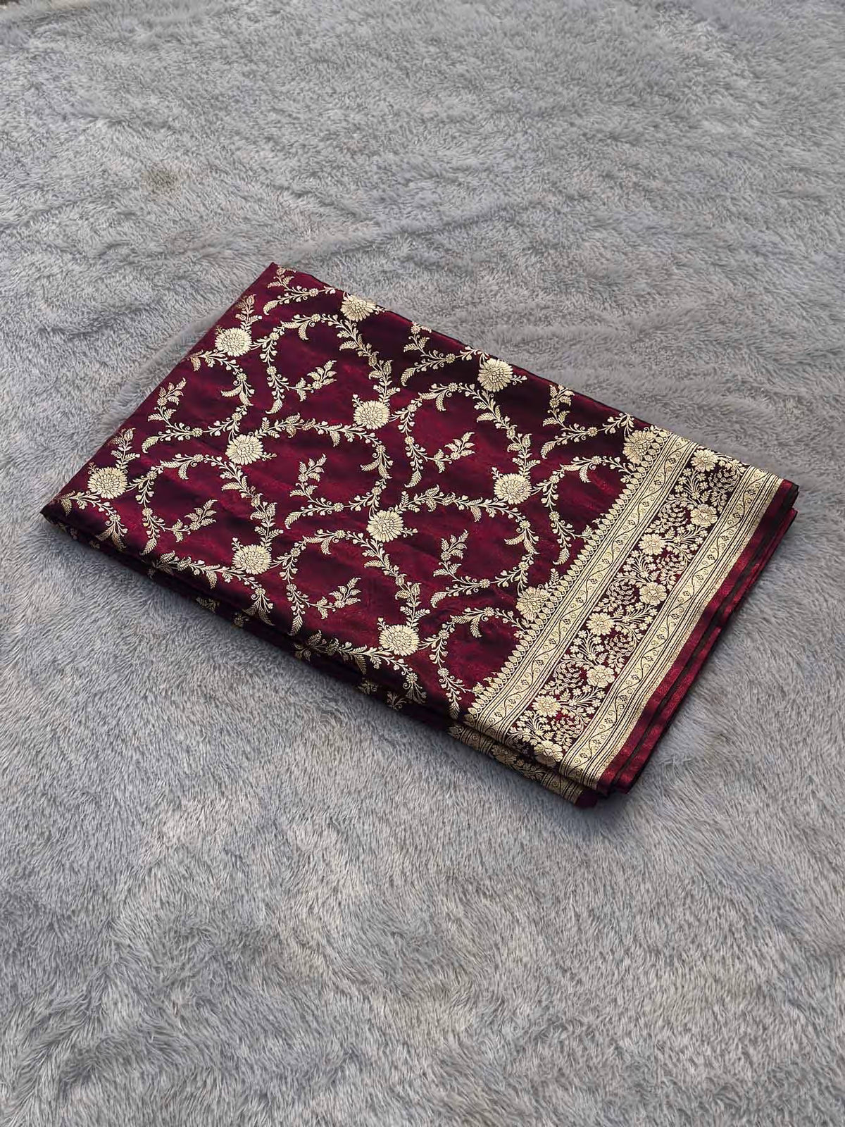 Paramparik Magenta Banarasi Silk Saree - RV Couture 24