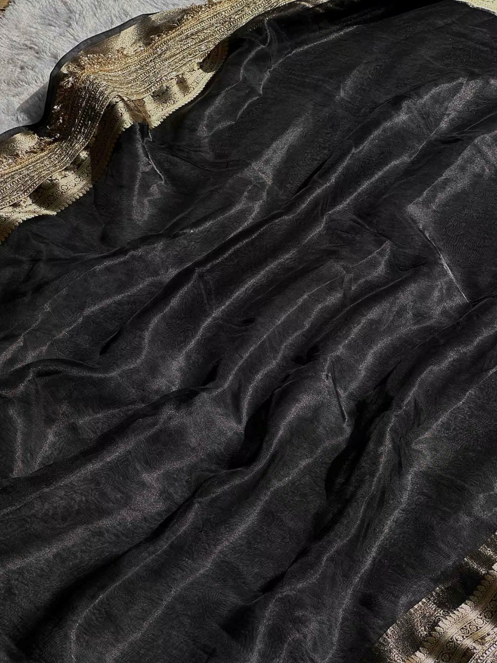 Paramparik Jari Black Banarasi Silk Saree - RV Couture 24