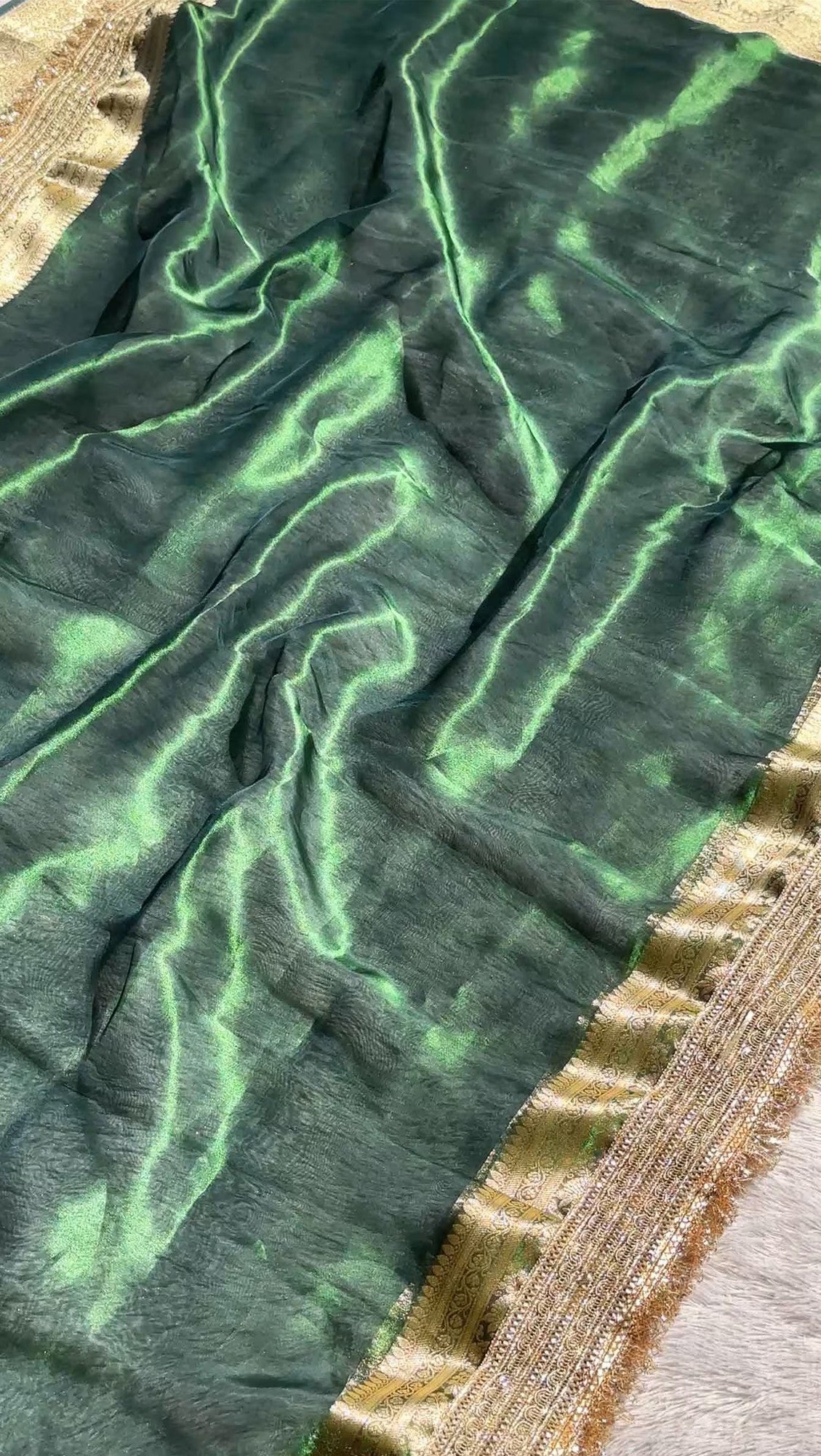 Paramparik Jari Green Banarasi Silk Saree - RV Couture 24