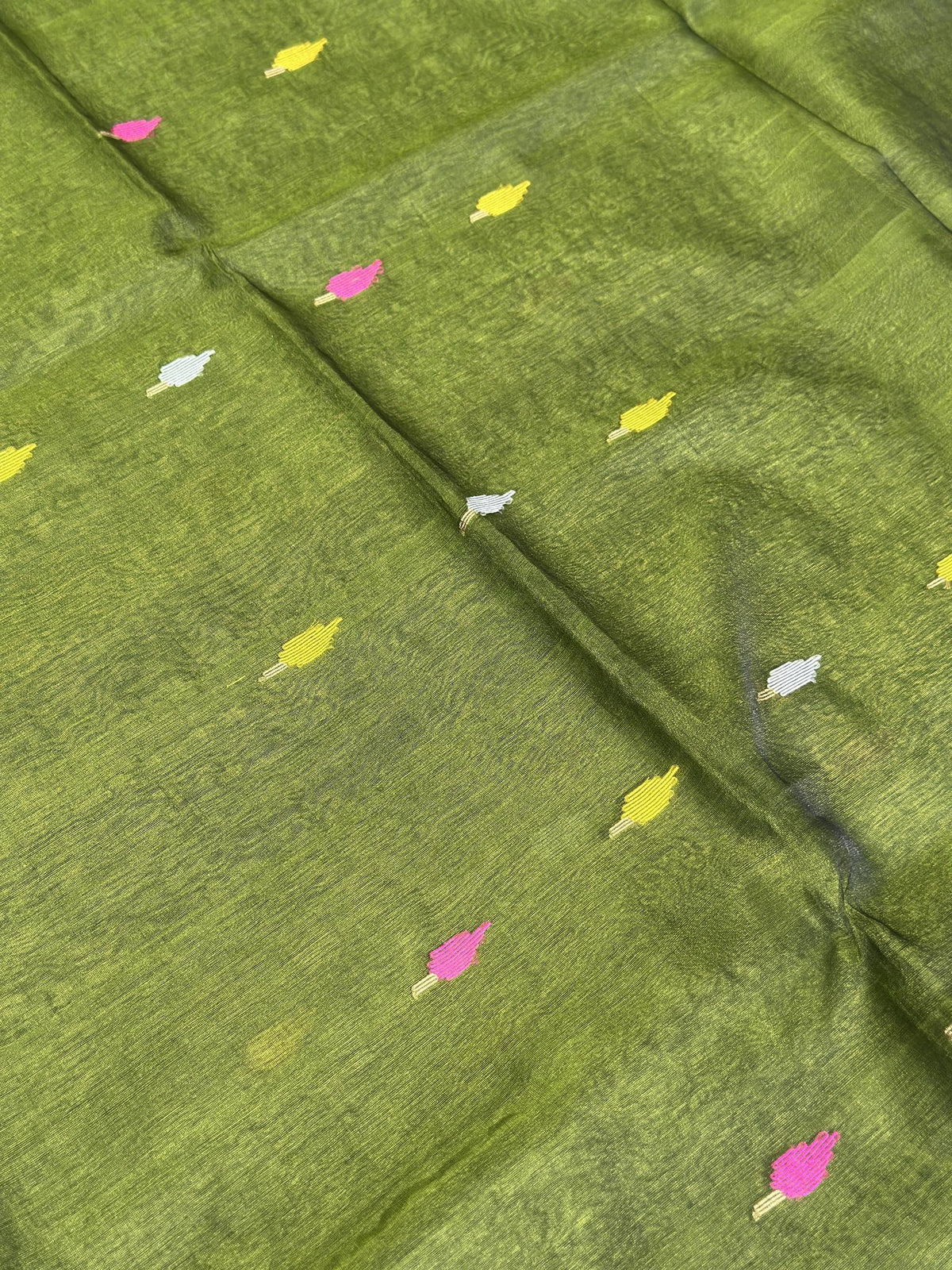 Olive green Jamdani body with woven leaf buti work
