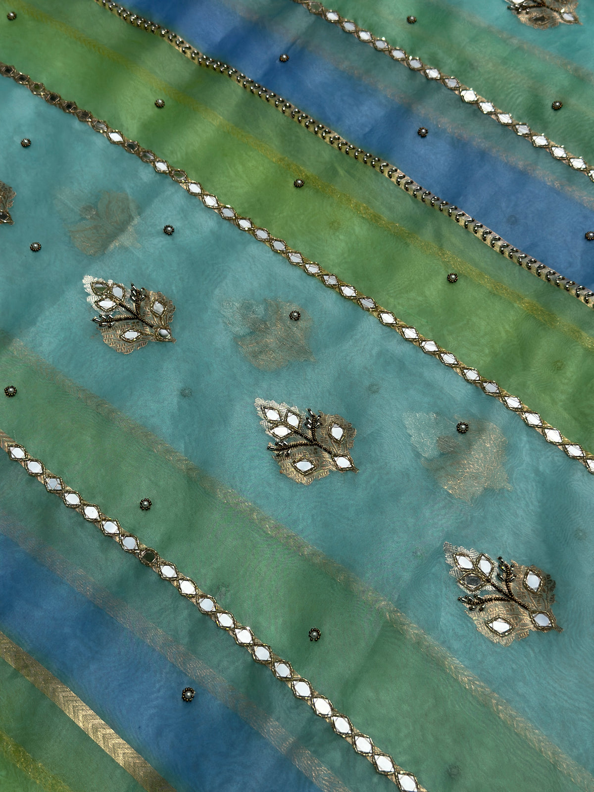 Kora silk weave close-up on Rankat Kora saree
